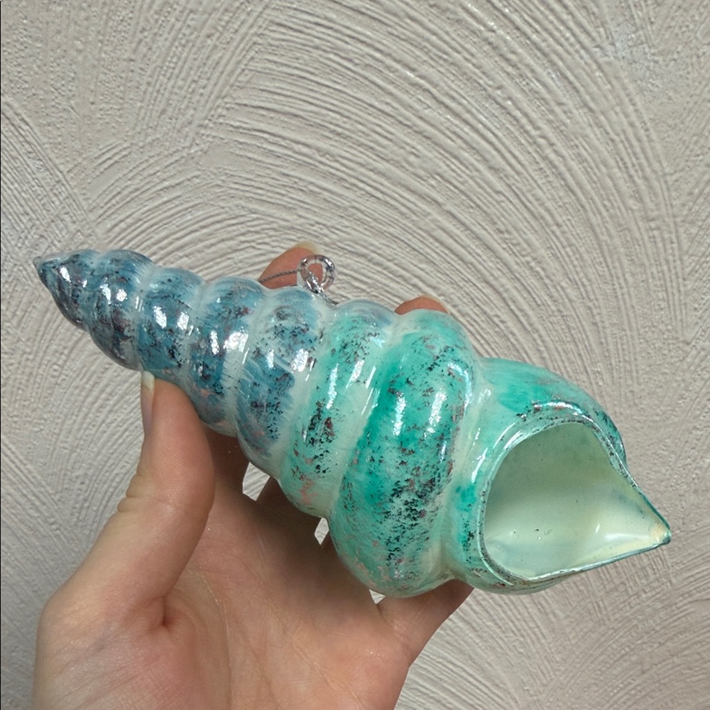 Elegant Sea Shell Glass Ornament - Picture 7 of 11